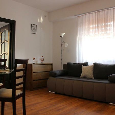 Still Apartament Craiova Esterno foto
