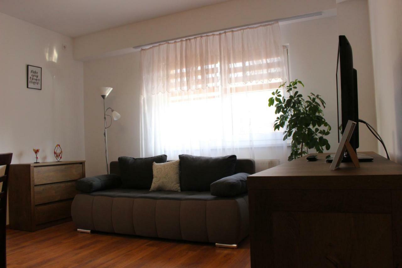 Still Apartament Craiova Esterno foto