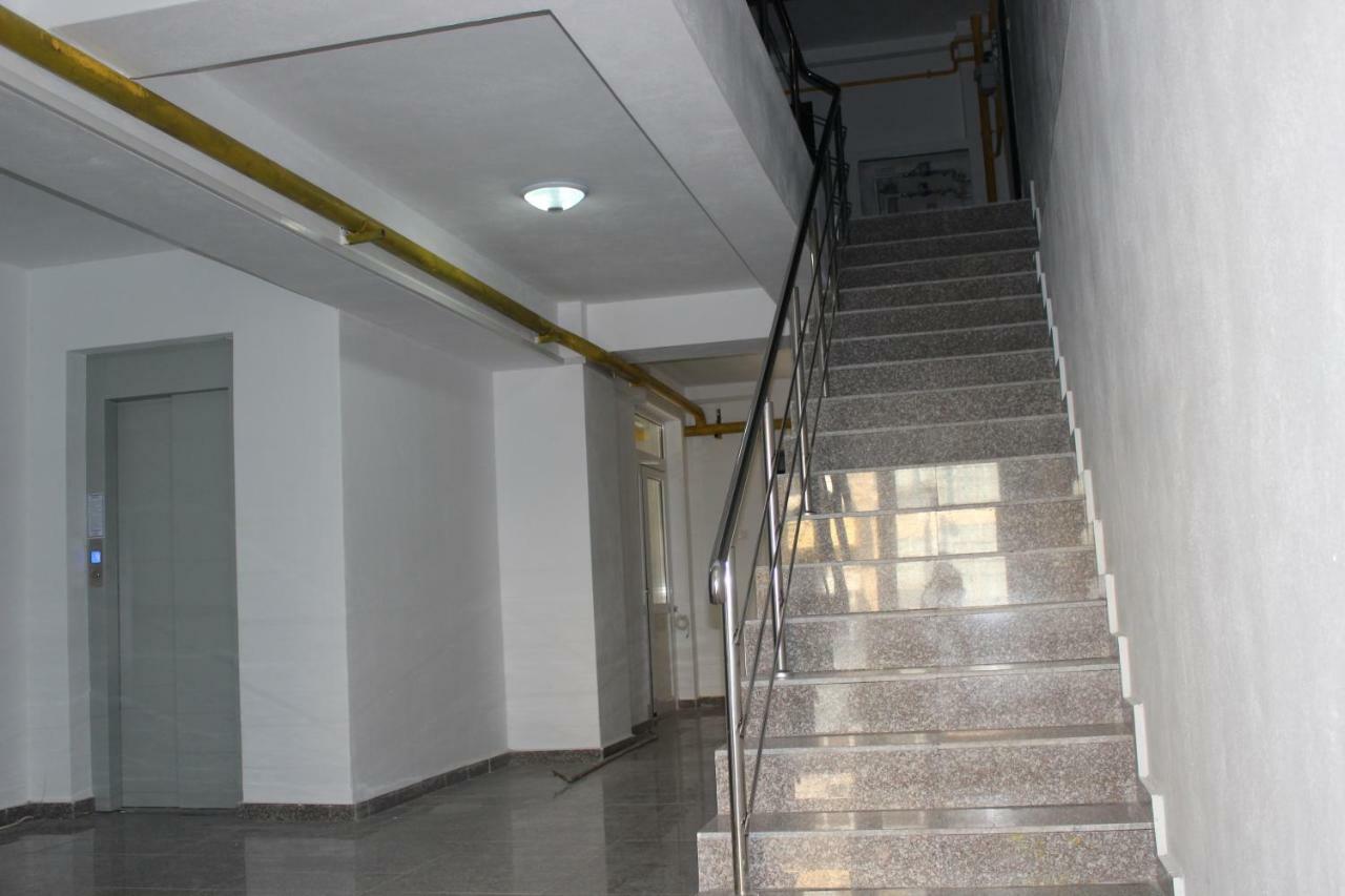 Still Apartament Craiova Esterno foto