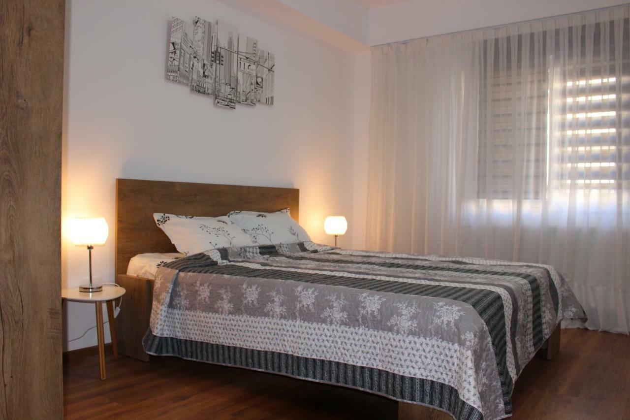 Still Apartament Craiova Esterno foto