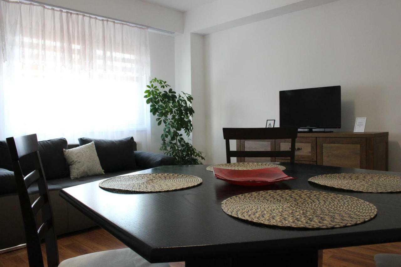 Still Apartament Craiova Esterno foto
